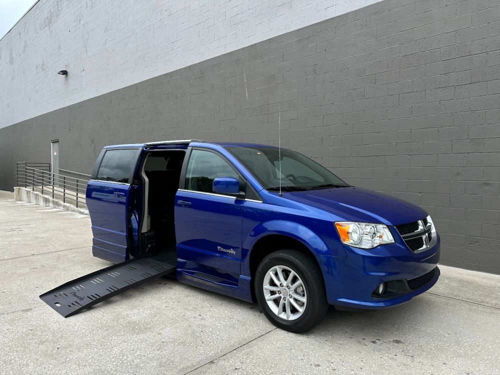 dodge grand caravan 2019 2C7WDGCG9KR584247 image dodge grand caravan 2019 2C7WDGCG9KR584247 image